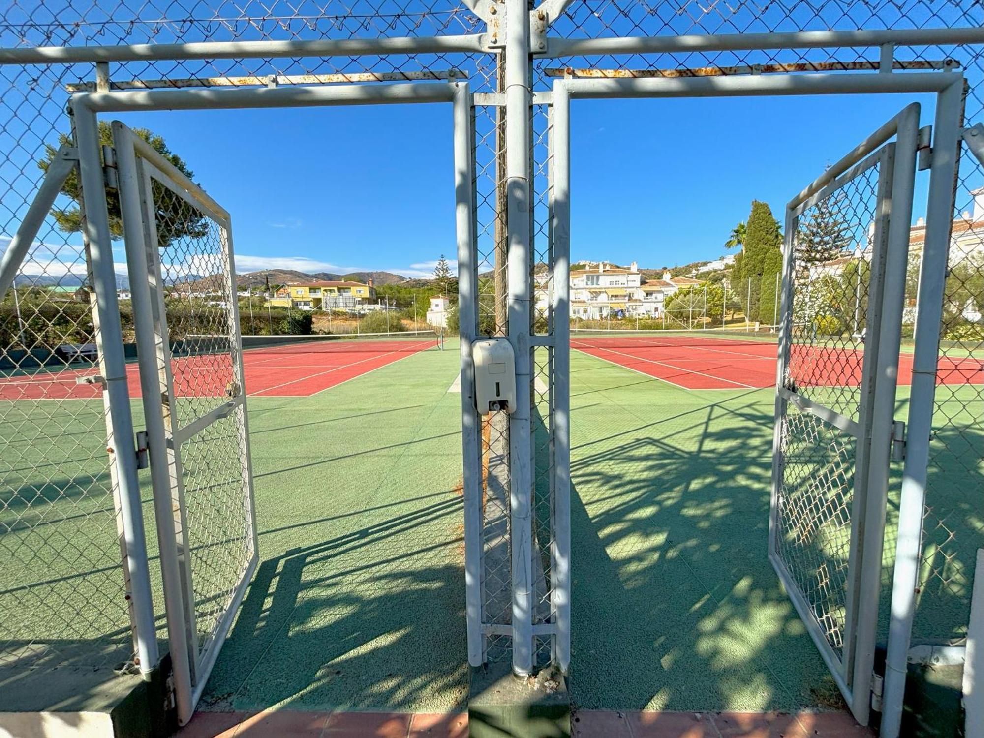 Evans Realty Bb Adosado & Piscina & Tenis & Jardines Торокс Екстериор снимка